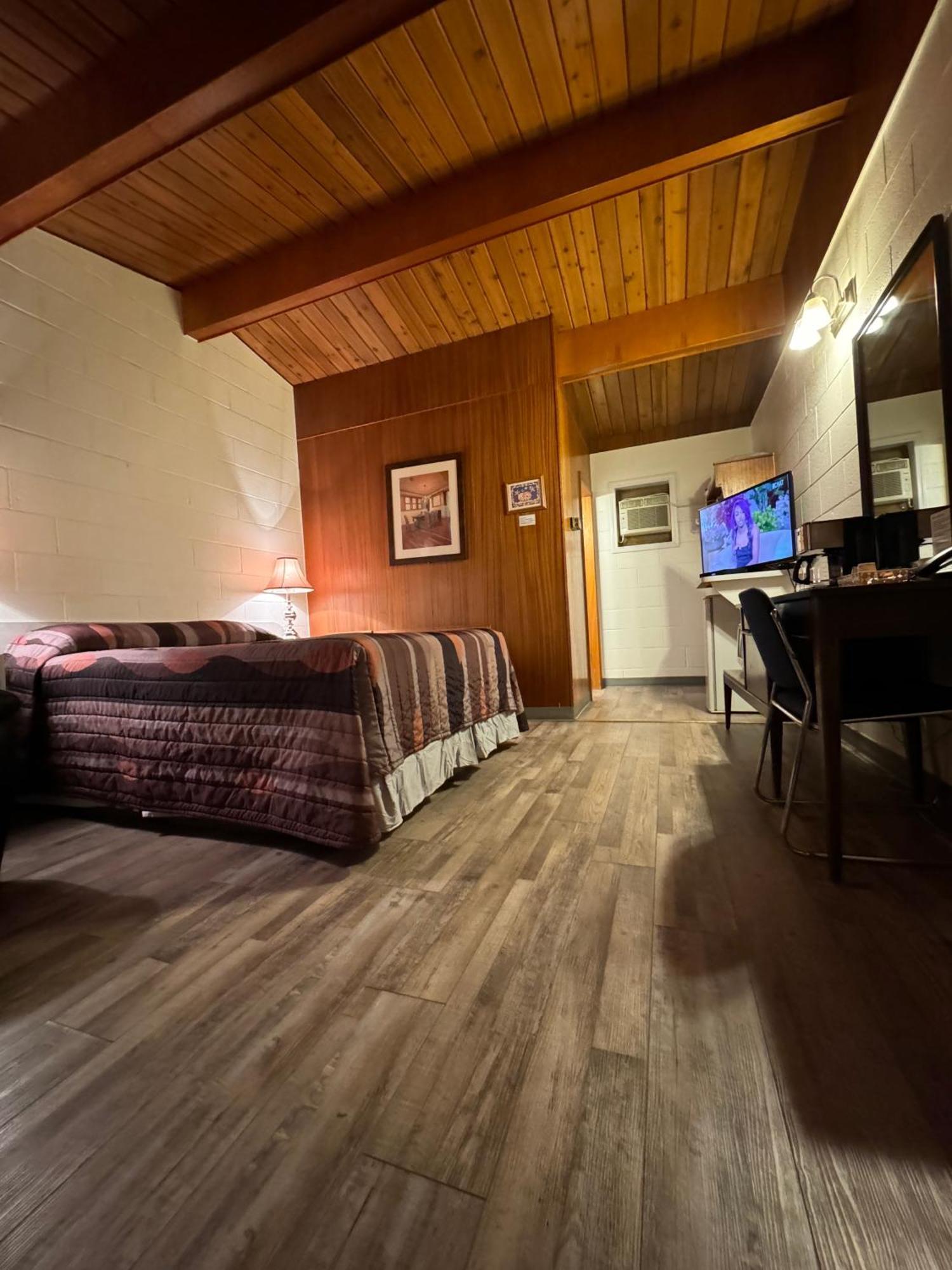 Ace Crown Motel Medicine Hat Luaran gambar