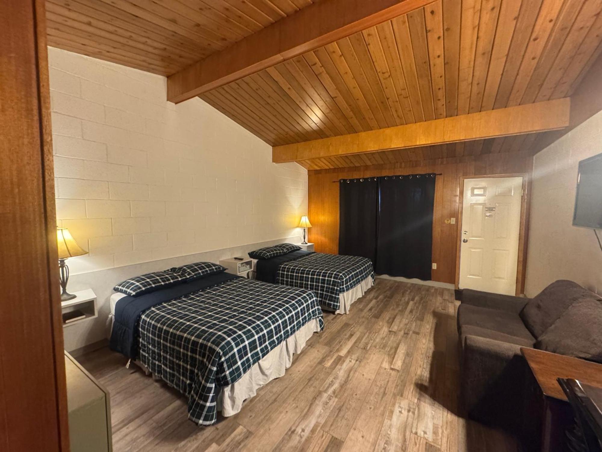 Ace Crown Motel Medicine Hat Luaran gambar